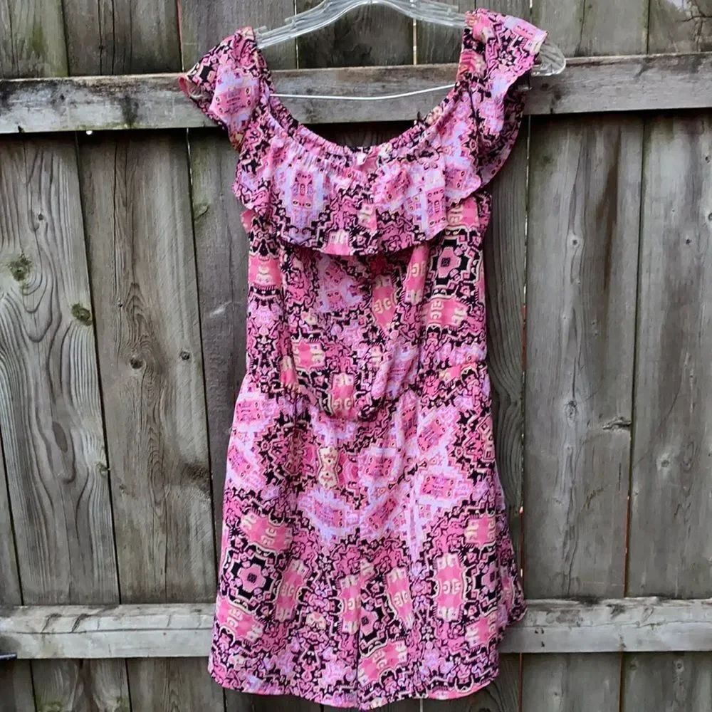 Floral Cold shoulder romper sz. S